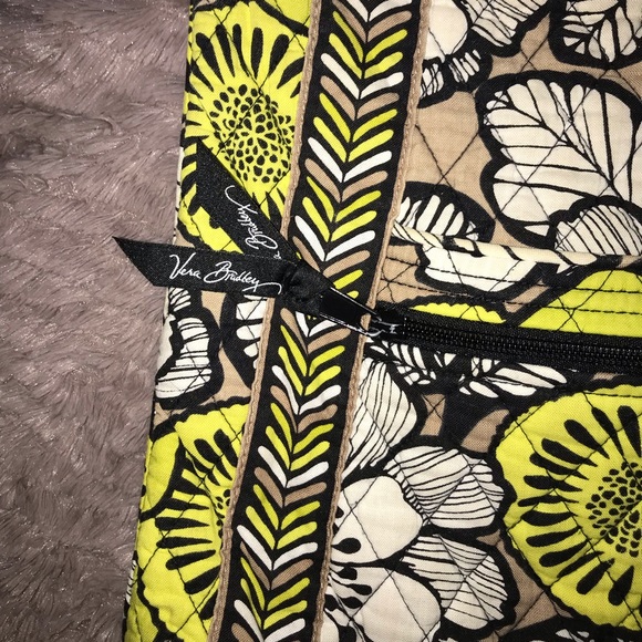 Vera Bradley crossbody purse - Picture 4 of 5